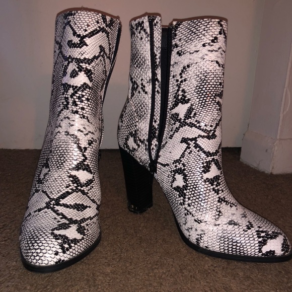 Fashion Nova Shoes - 4 inch heel snakeskin boots